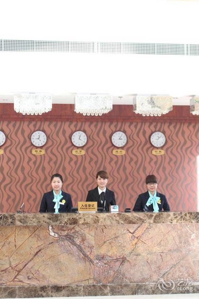 Greentree Inn Shandong Qingdao Wuyishan Road Jiashike Shopping Center Business Hotel Dış mekan fotoğraf