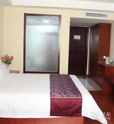 Greentree Inn Shandong Qingdao Wuyishan Road Jiashike Shopping Center Business Hotel Dış mekan fotoğraf